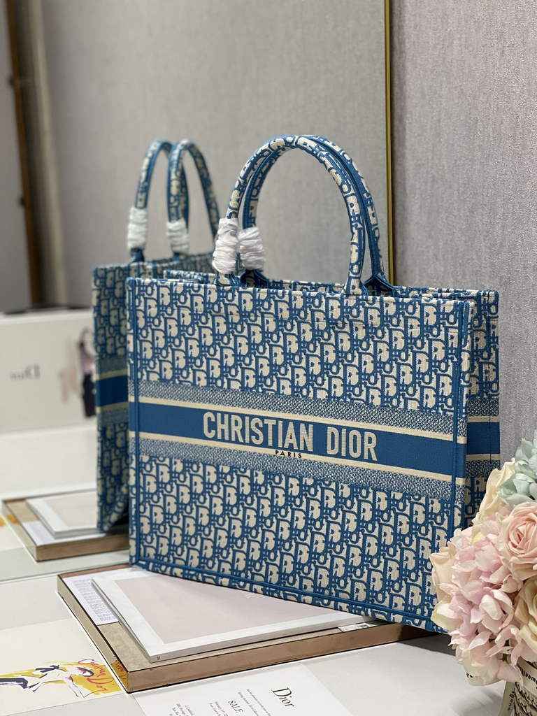 Dior M1286 Large Book Tote Oblique Embroidery Blue