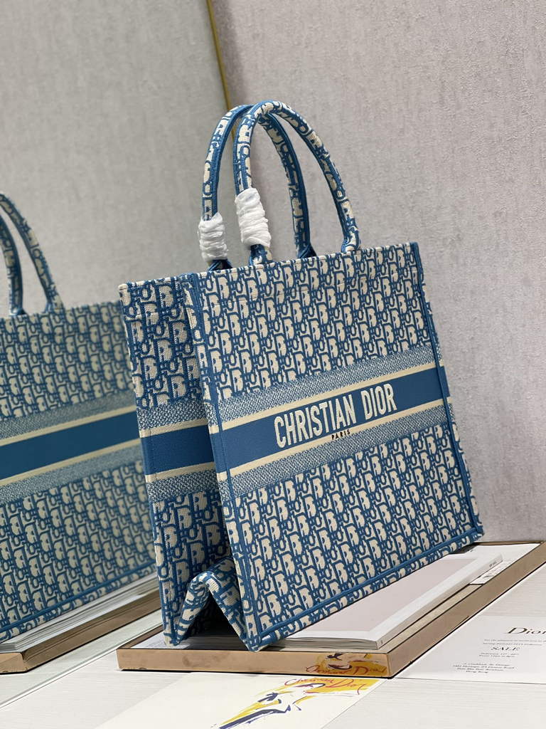 Dior M1286 Large Book Tote Oblique Embroidery Blue