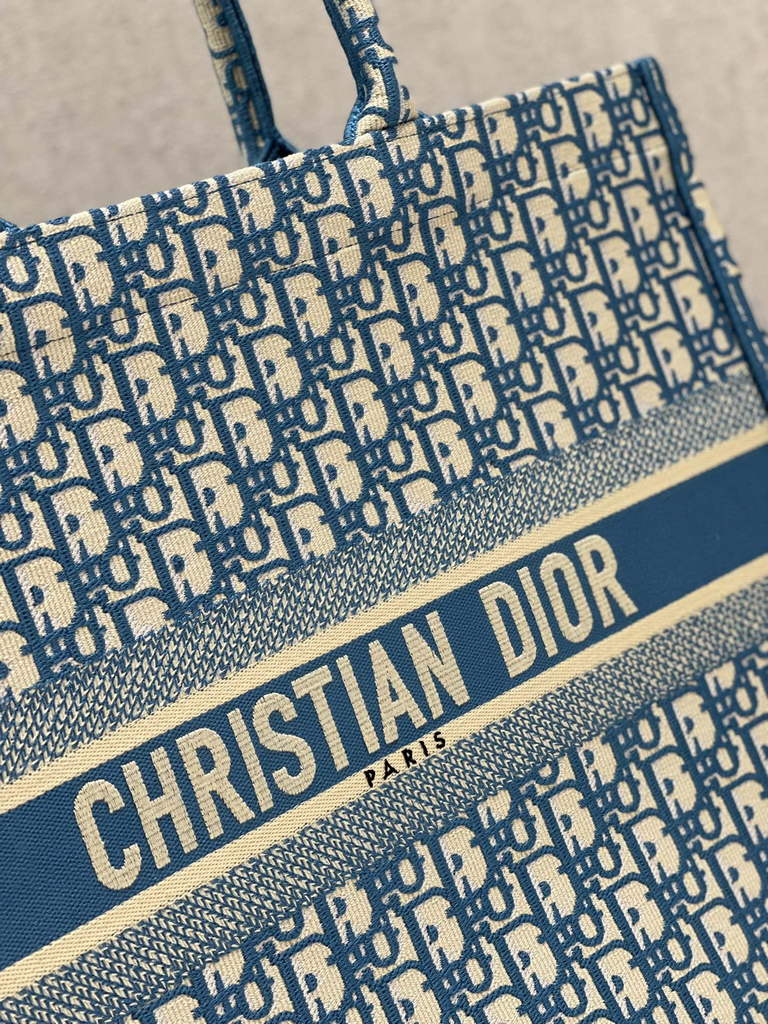 Dior M1286 Large Book Tote Oblique Embroidery Blue