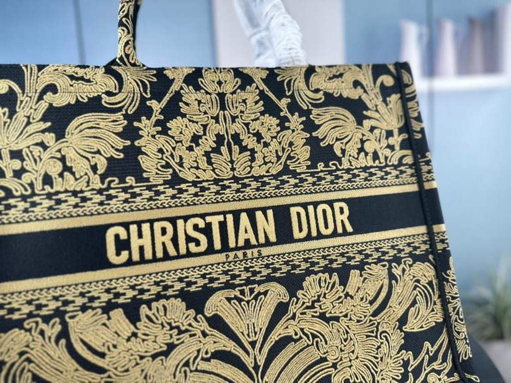Dior M1286 Large Book Tote Black Ornamental Cornely-Effect Embroidery
