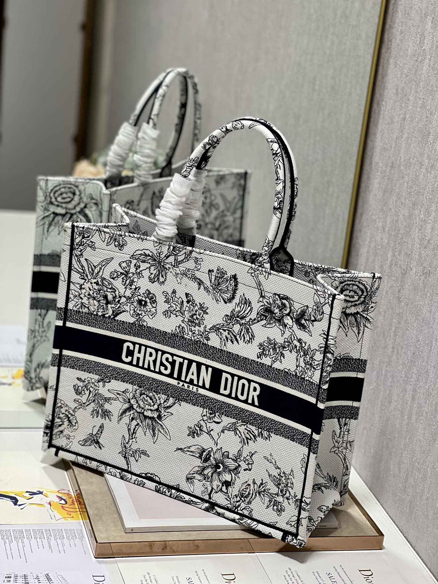 Dior M1286 Large Book Tote Powder Jardin Botanique Embroidery Beige