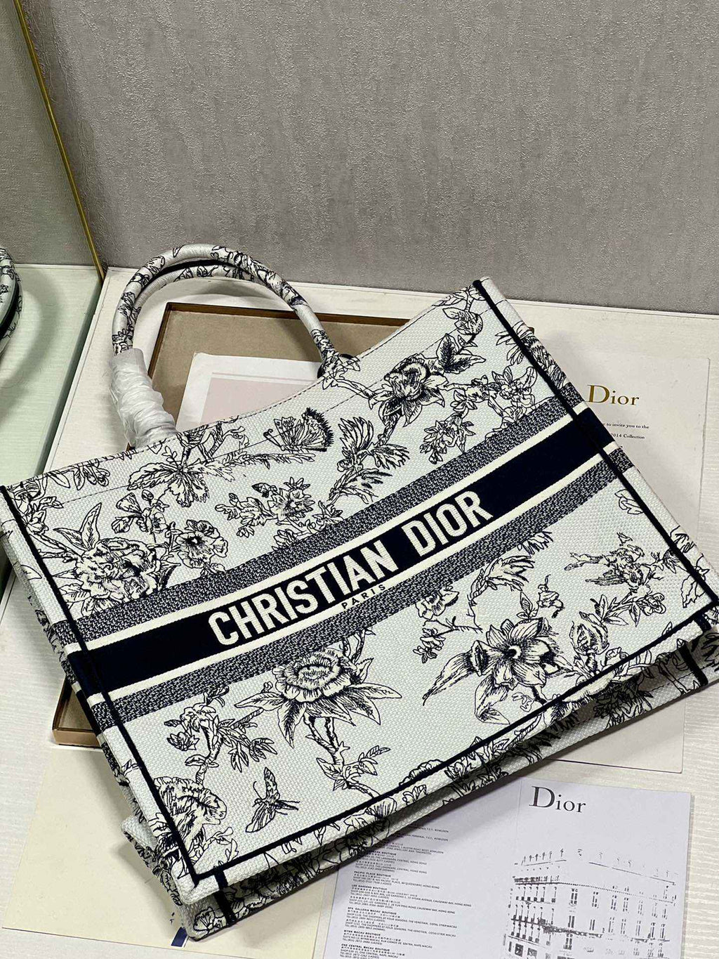 Dior M1286 Large Book Tote Powder Jardin Botanique Embroidery Beige