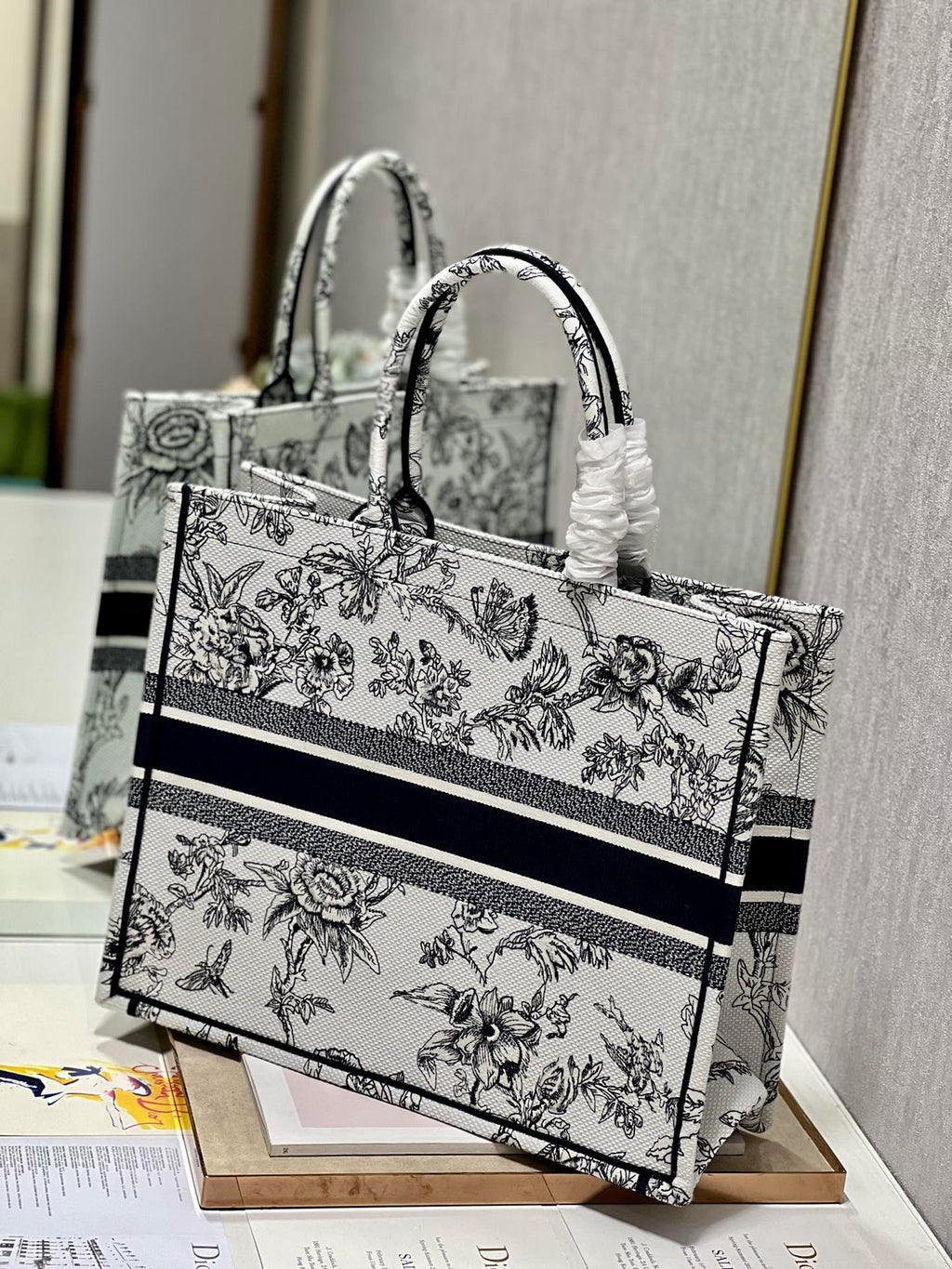 Dior M1286 Large Book Tote Powder Jardin Botanique Embroidery Beige