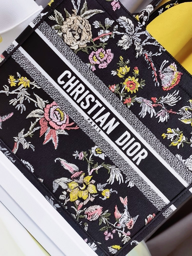 Dior M1286 Large Book Tote Powder Black Jardin Botanique Embroidery