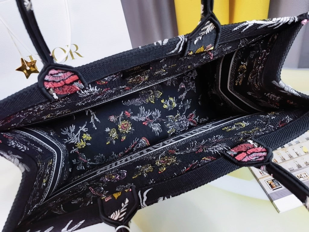 Dior M1286 Large Book Tote Powder Black Jardin Botanique Embroidery