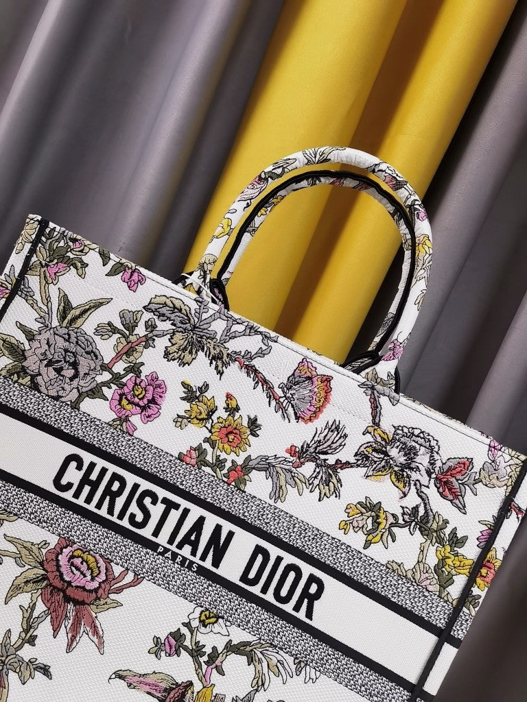 Dior M1286 Large Book Tote Powder Beige Jardin Botanique Embroidery