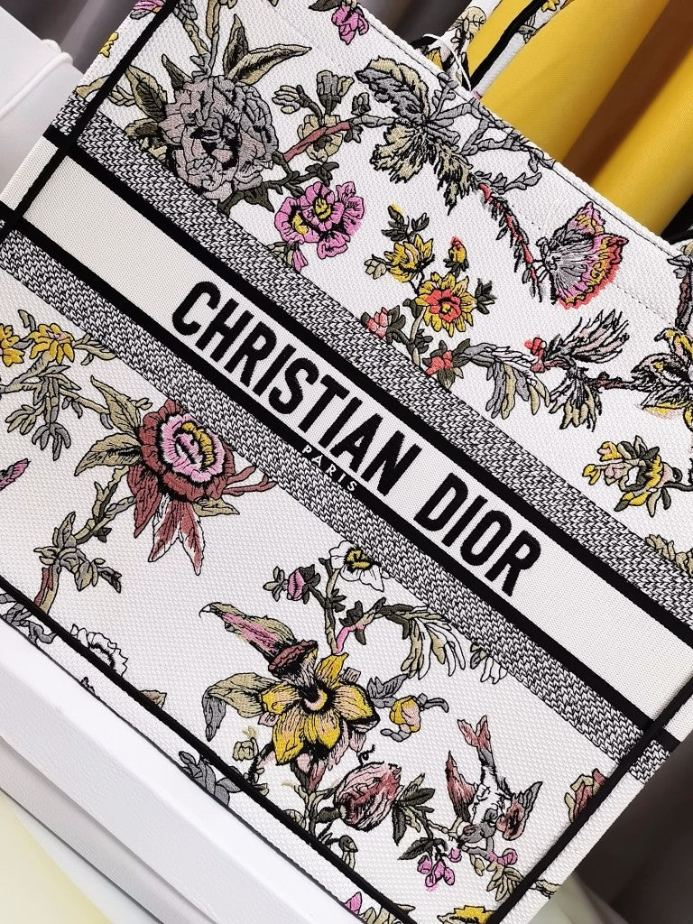 Dior M1286 Large Book Tote Powder Beige Jardin Botanique Embroidery
