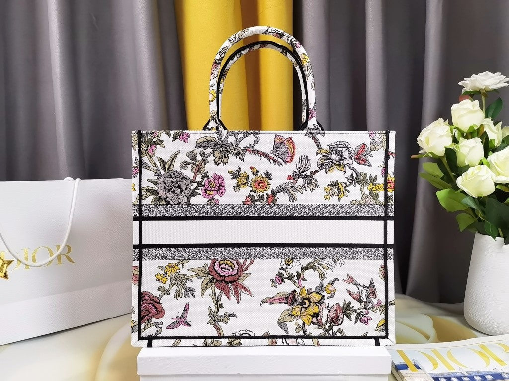 Dior M1286 Large Book Tote Powder Beige Jardin Botanique Embroidery