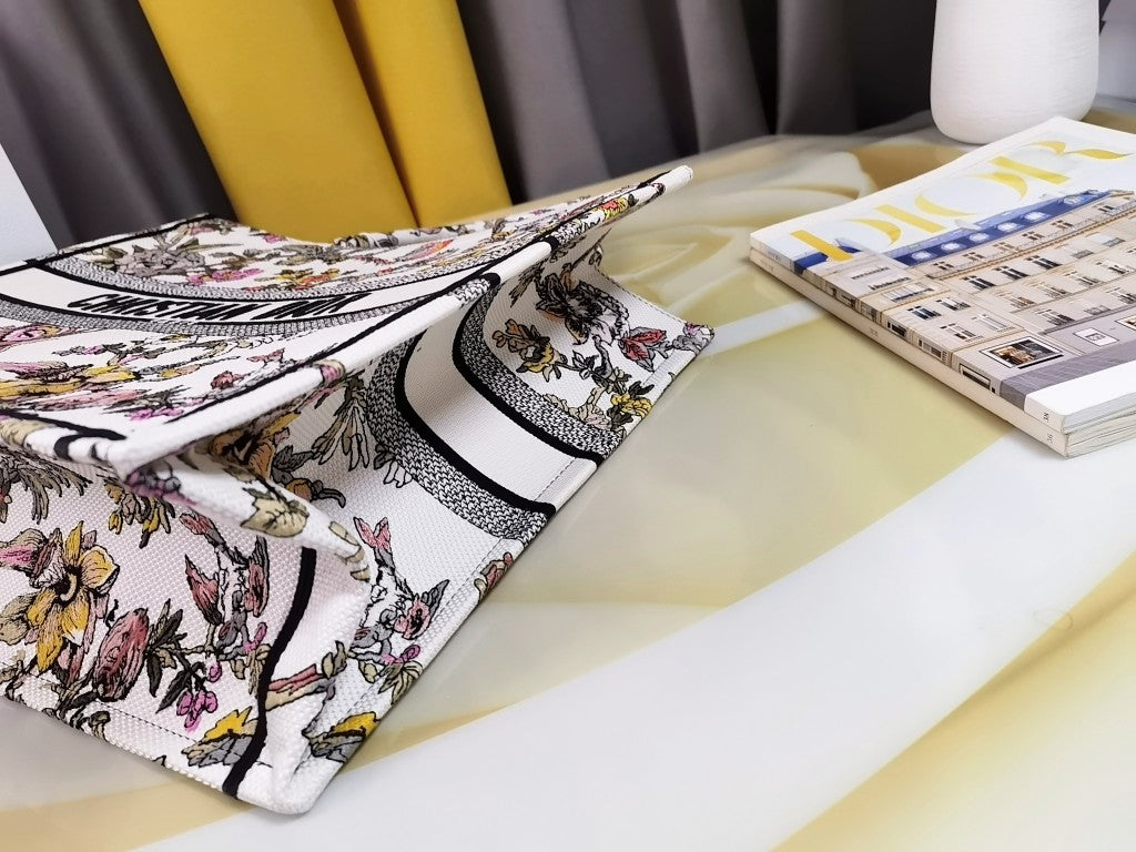 Dior M1286 Large Book Tote Powder Beige Jardin Botanique Embroidery
