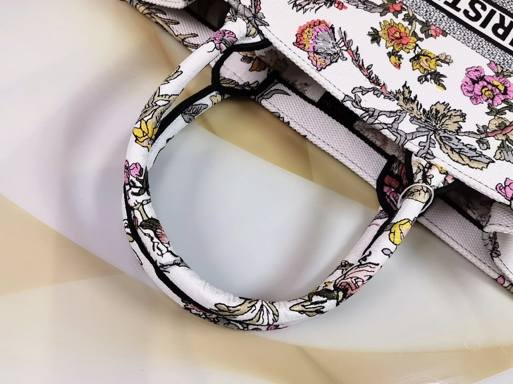 Dior M1286 Large Book Tote Powder Beige Jardin Botanique Embroidery