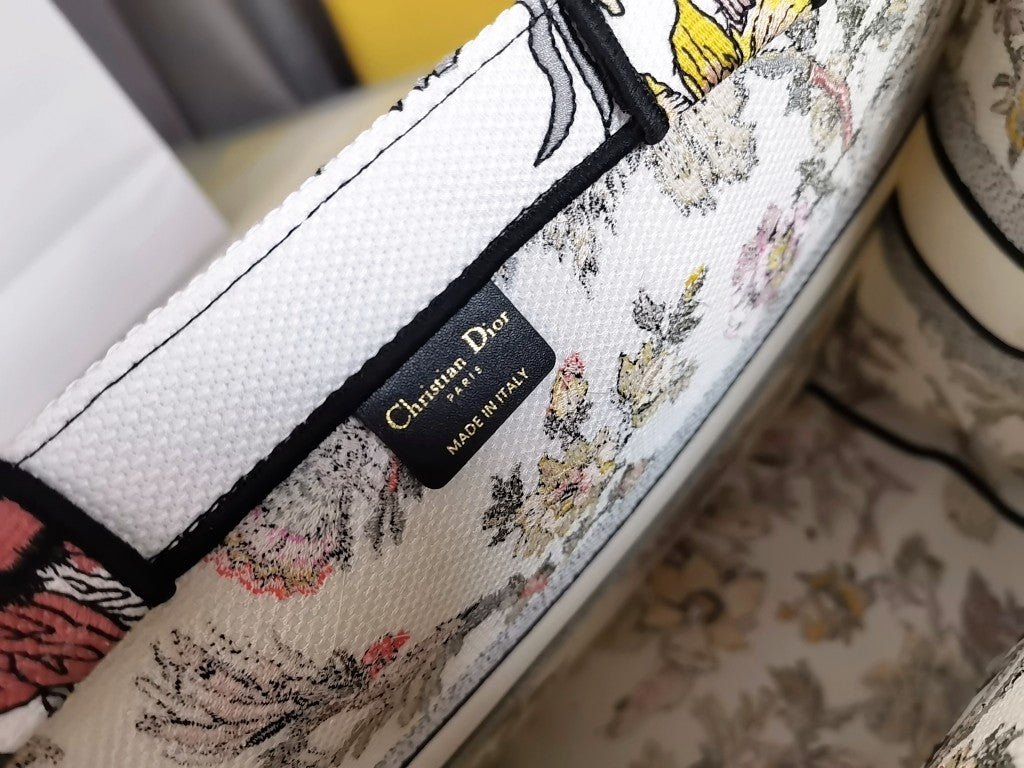 Dior M1286 Large Book Tote Powder Beige Jardin Botanique Embroidery
