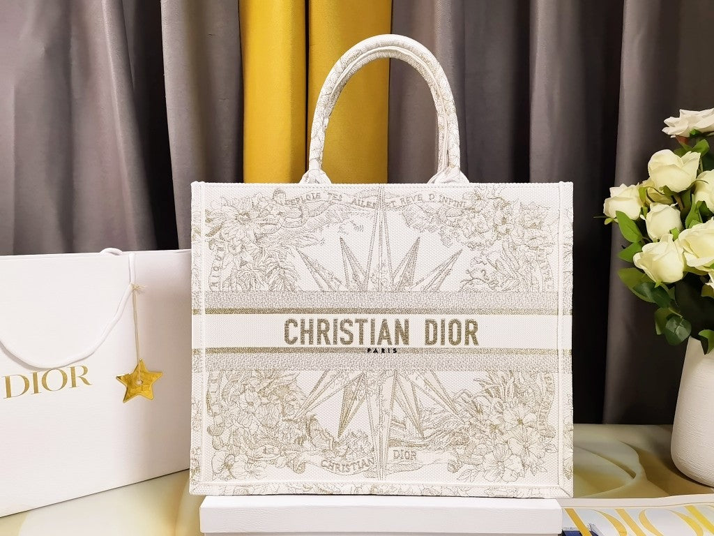 Dior M1286 Large Book Tote Rêve d'Infini with Gold-Tone Metallic Thread