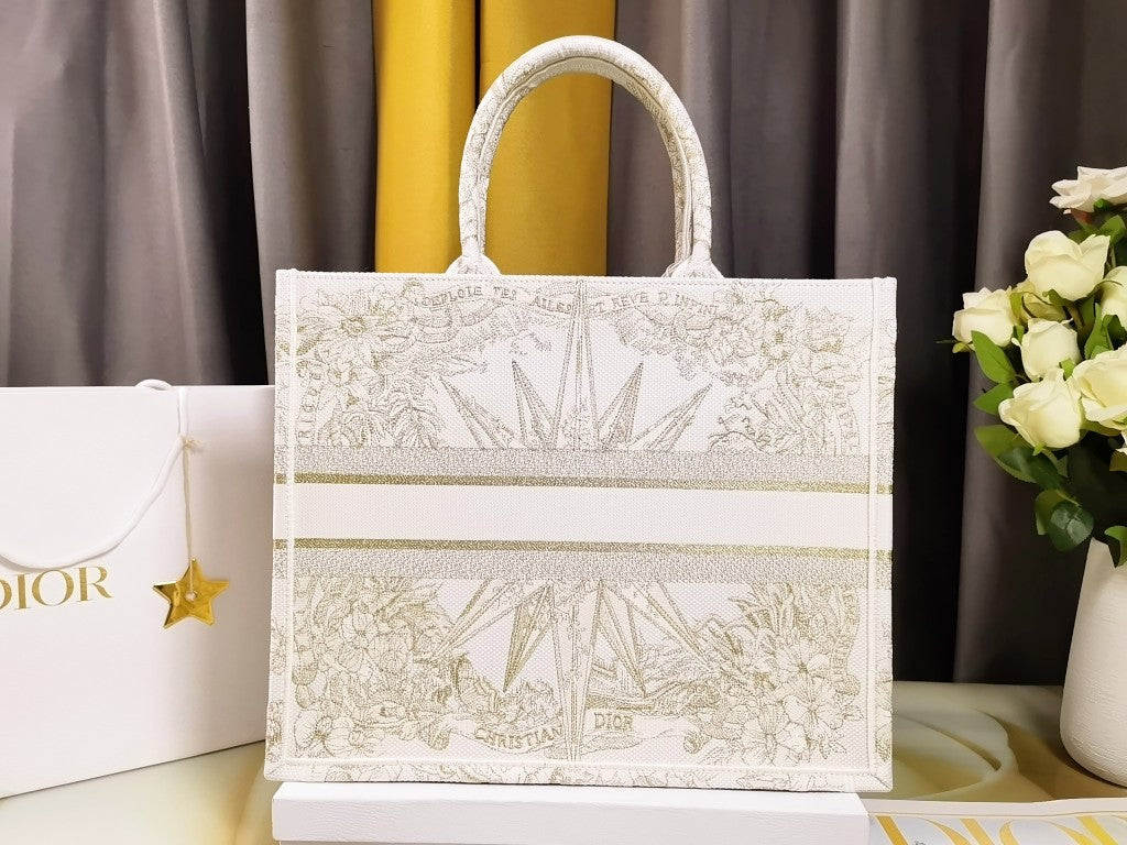 Dior M1286 Large Book Tote Rêve d'Infini with Gold-Tone Metallic Thread