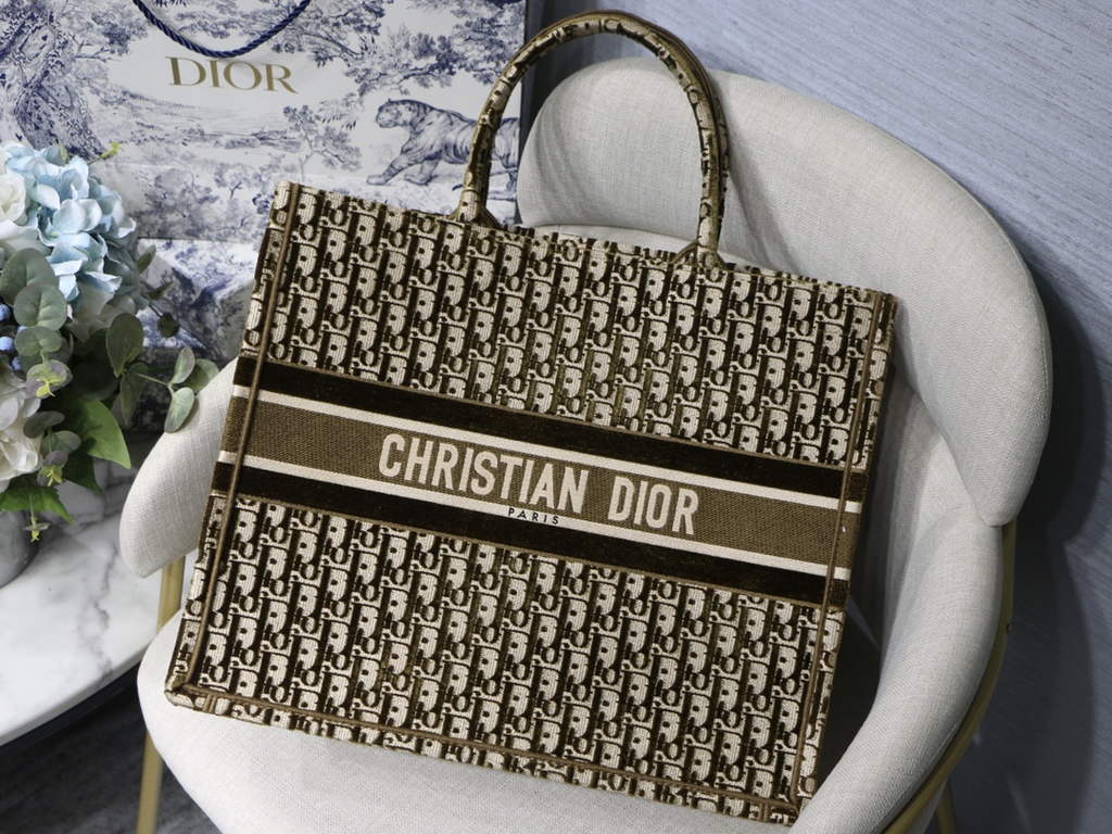 Dior M1286 Large Book Tote Tan velvet Oblique Embroidery