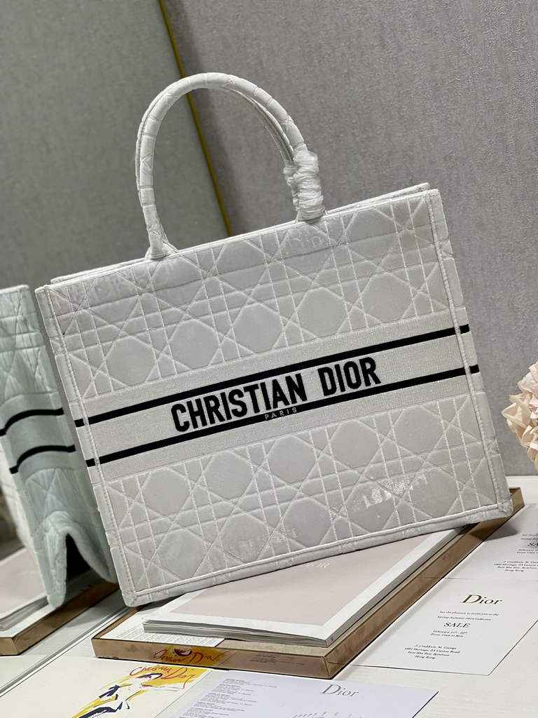 Dior M1286 Large Book Tote White Cannage Raffia
