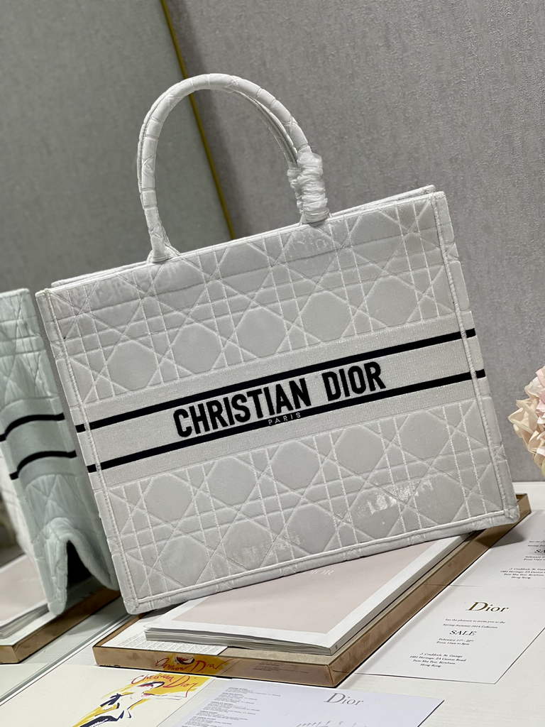 Dior M1286 Large Book Tote White Cannage Raffia - Default Title - View 2