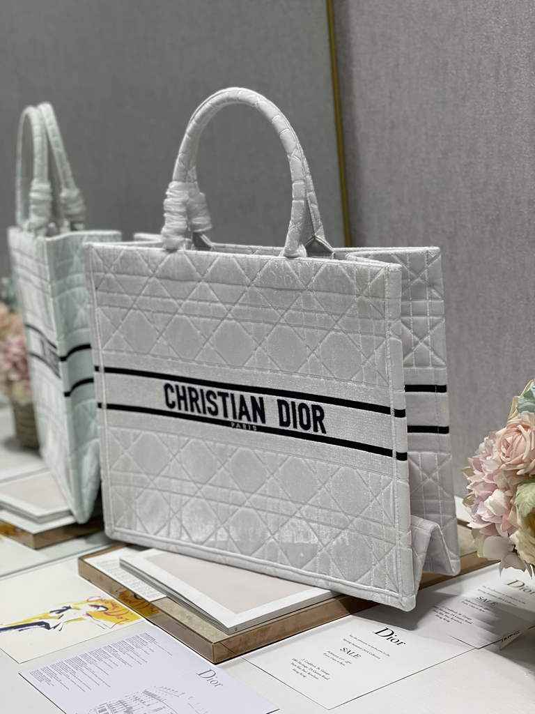 Dior M1286 Large Book Tote White Cannage Raffia
