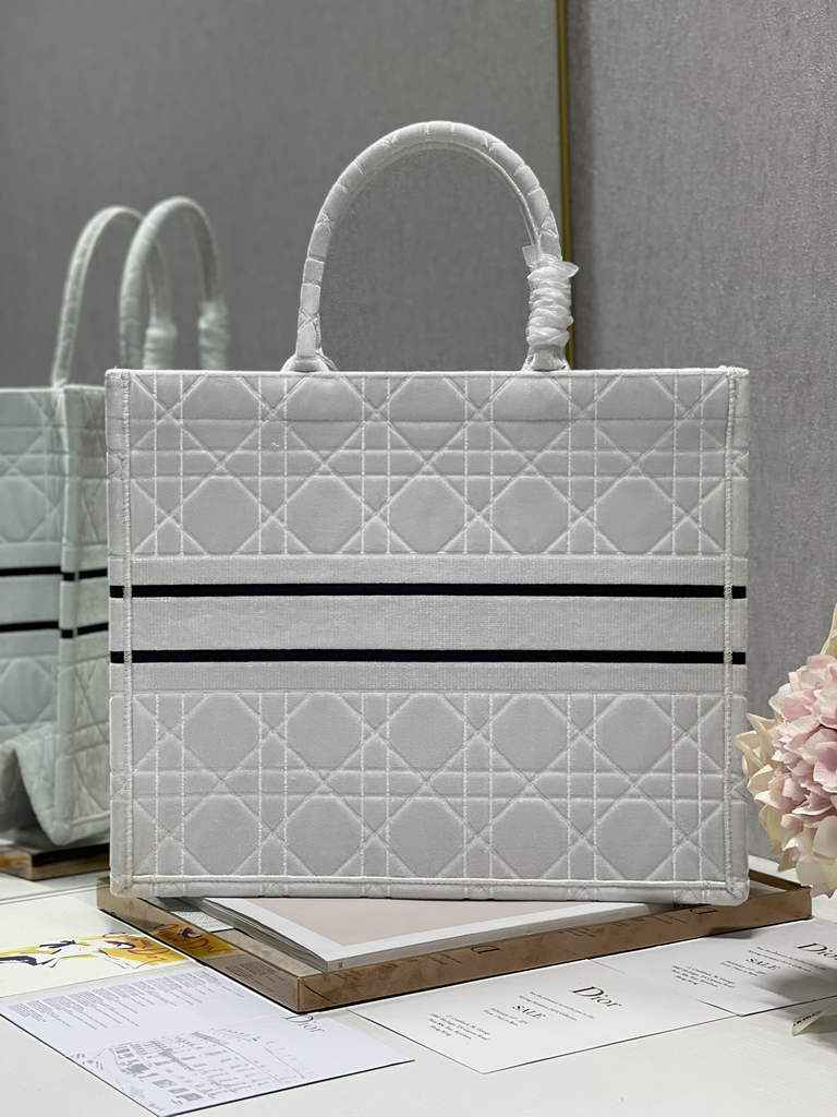 Dior M1286 Large Book Tote White Cannage Raffia