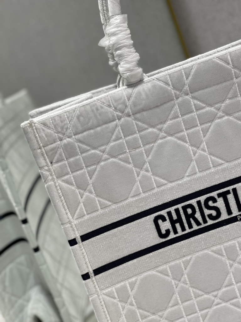Dior M1286 Large Book Tote White Cannage Raffia
