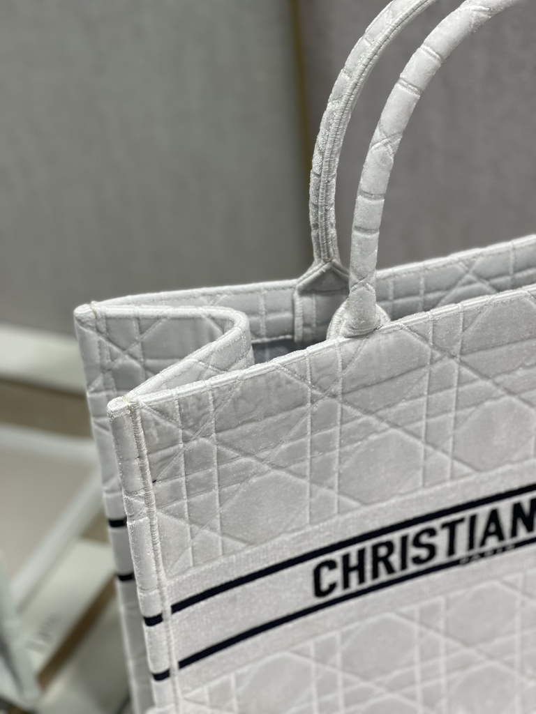 Dior M1286 Large Book Tote White Cannage Raffia