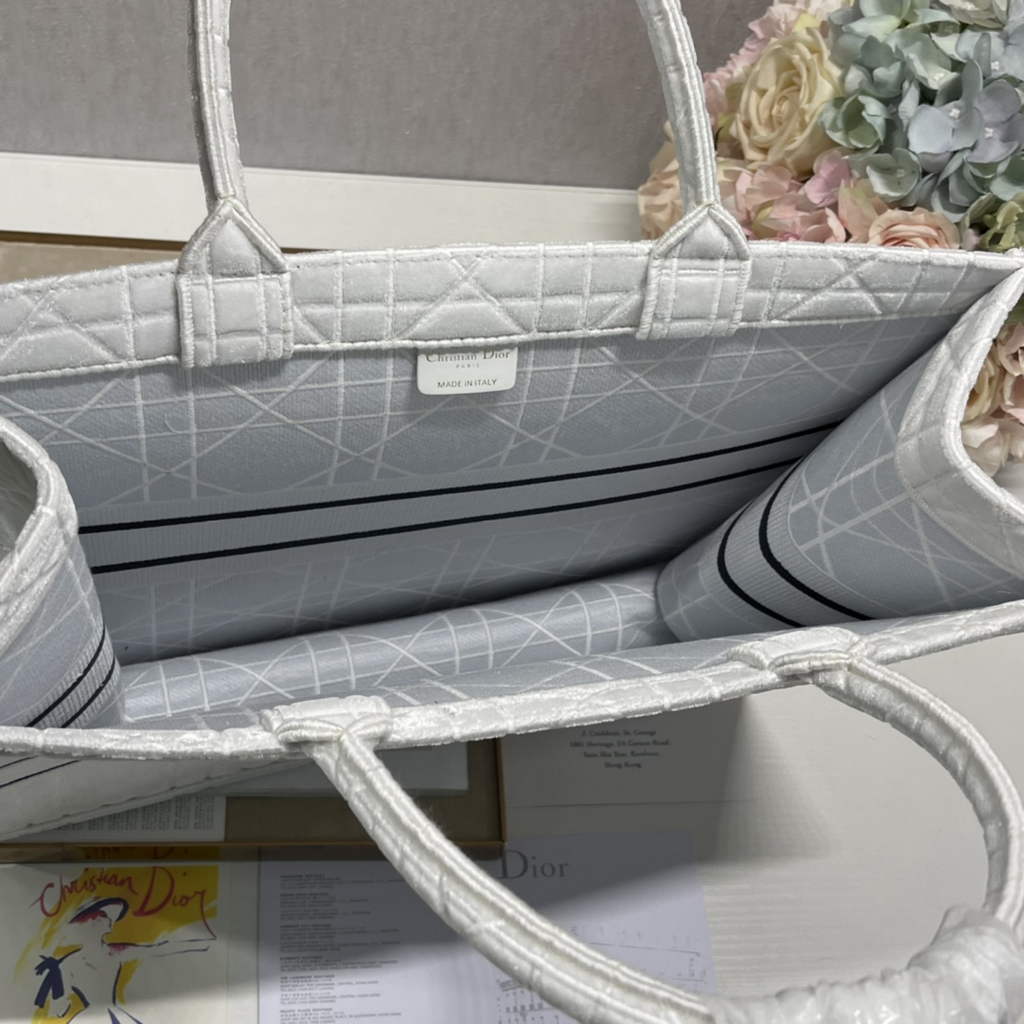 Dior M1286 Large Book Tote White Cannage Raffia
