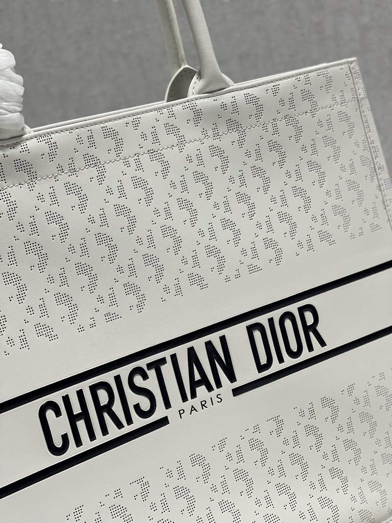 Dior M1286 Large Book Tote White Oblique Calfskin