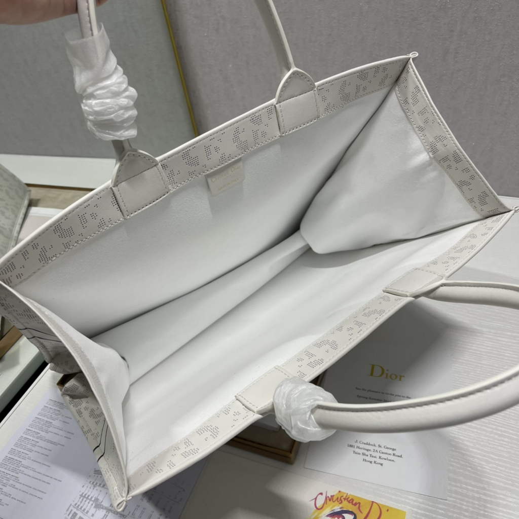 Dior M1286 Large Book Tote White Oblique Calfskin