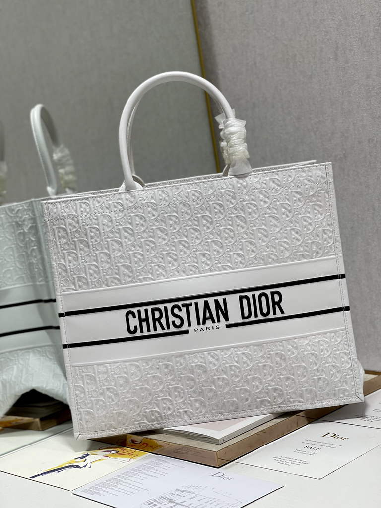 Dior M1286 Large Book Tote White Oblique Embossed Calfskin
