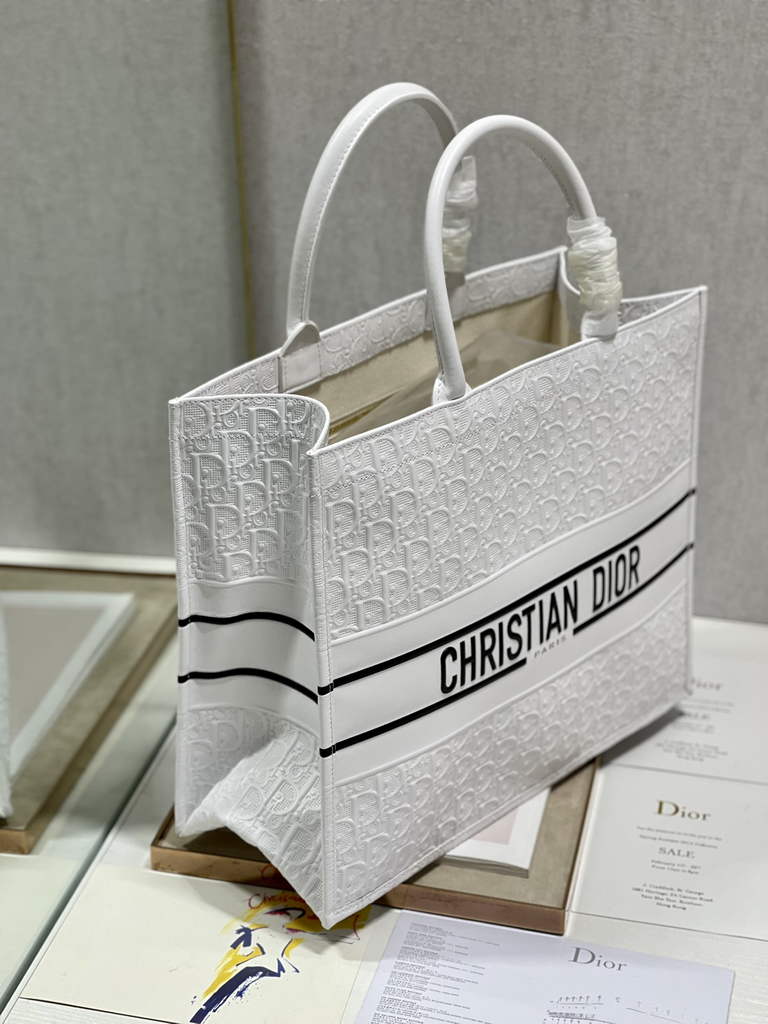 Dior M1286 Large Book Tote White Oblique Embossed Calfskin