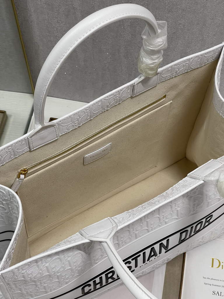 Dior M1286 Large Book Tote White Oblique Embossed Calfskin