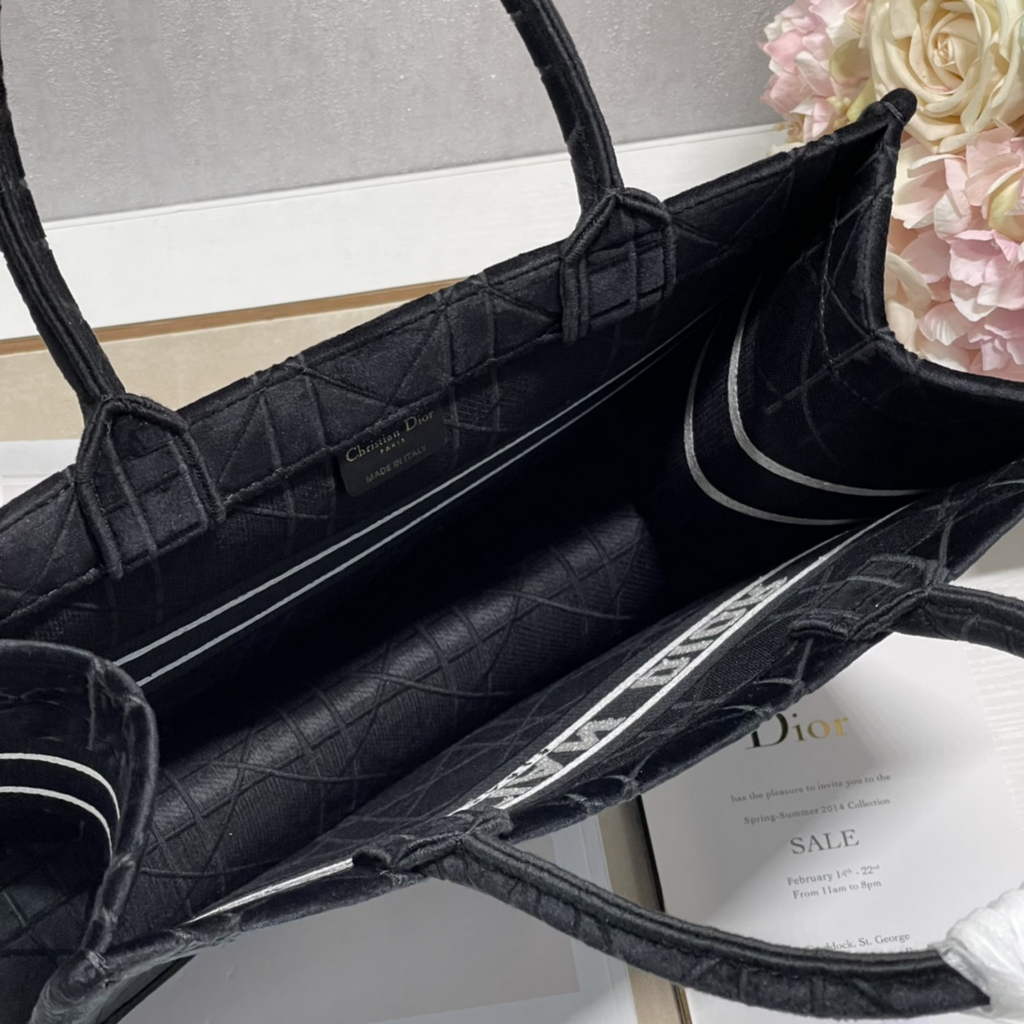 Dior M1296 Medium Book Tote Bag Cannage Black