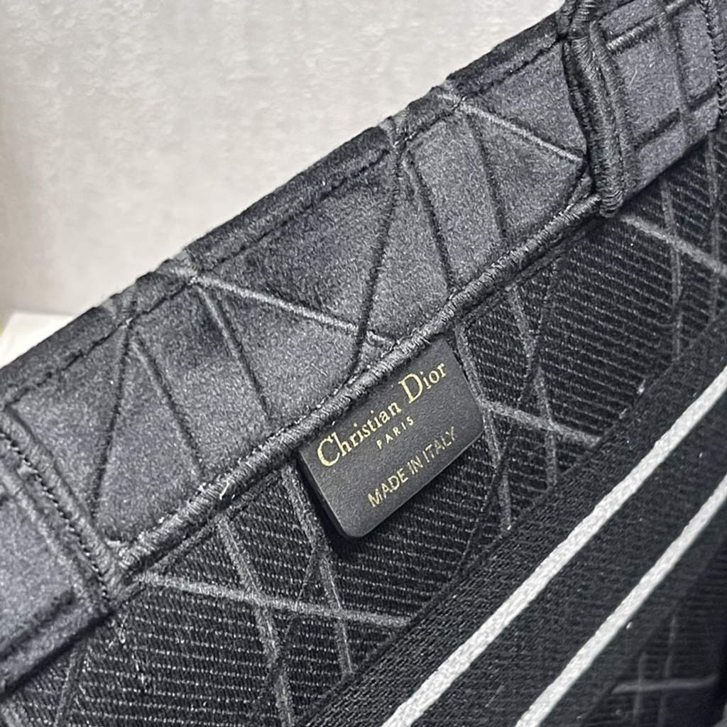 Dior M1296 Medium Book Tote Bag Cannage Black