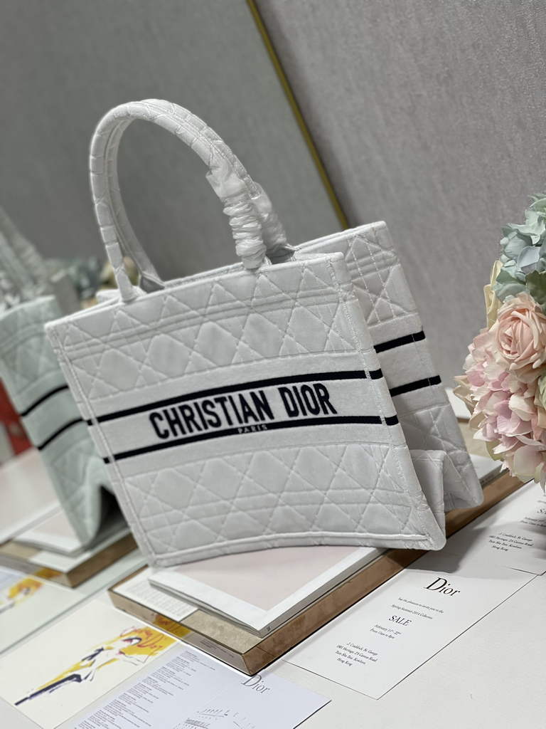 Dior M1296 Medium Book Tote Bag Cannage White