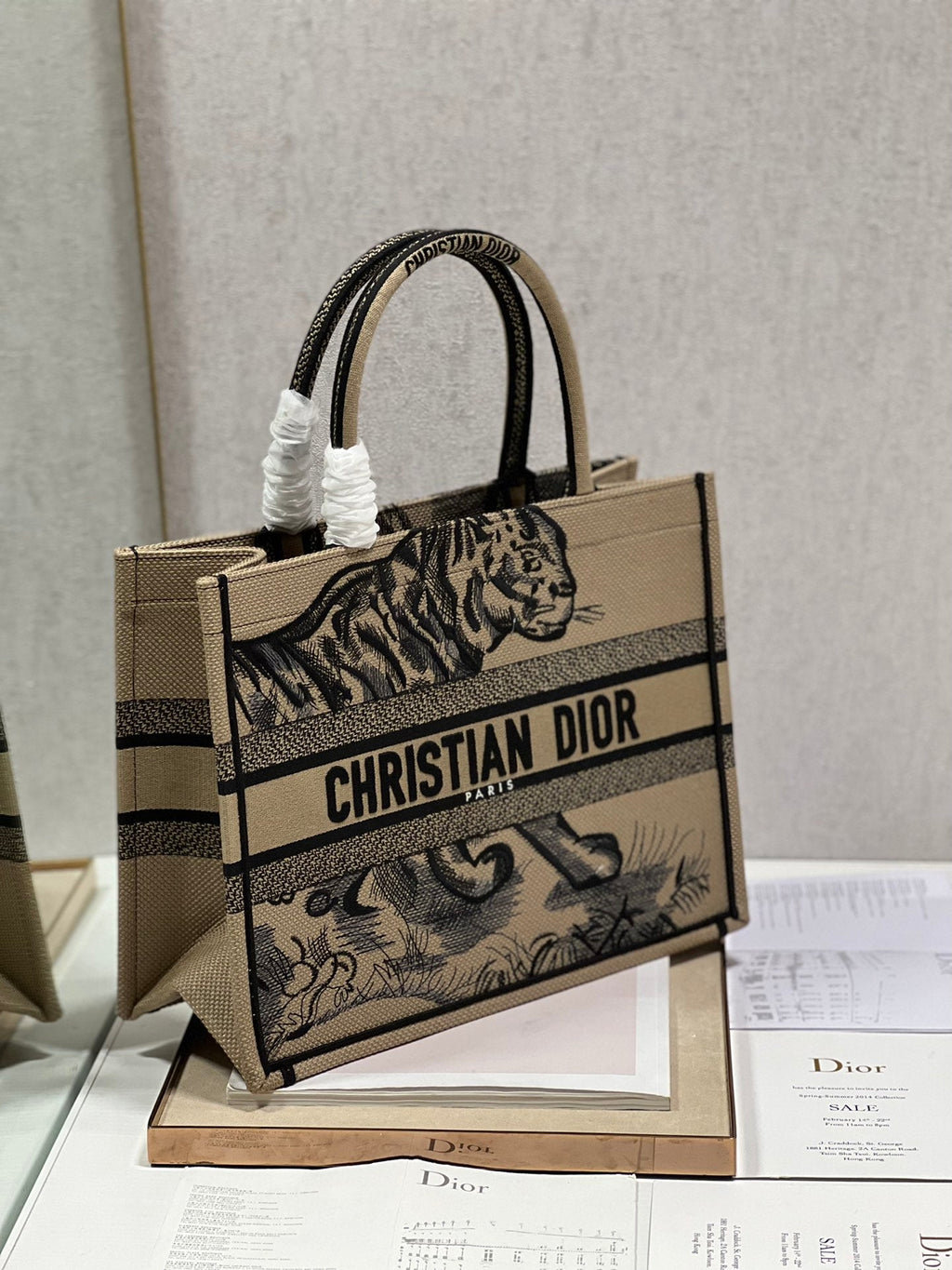 Dior M1296 Medium Book Tote Bag Beige D-Jungle Pop Embroidery