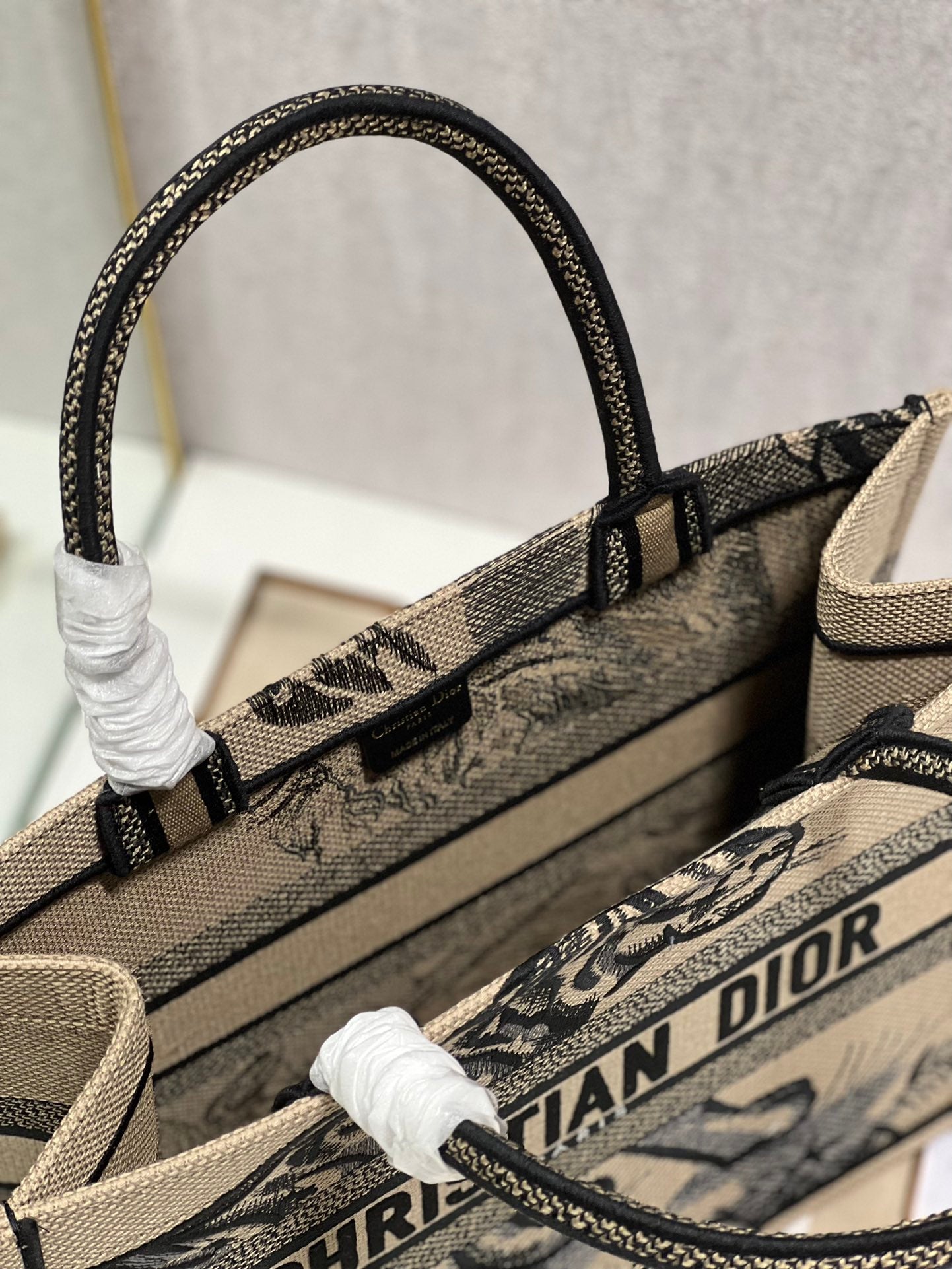 Dior M1296 Medium Book Tote Bag Beige D-Jungle Pop Embroidery