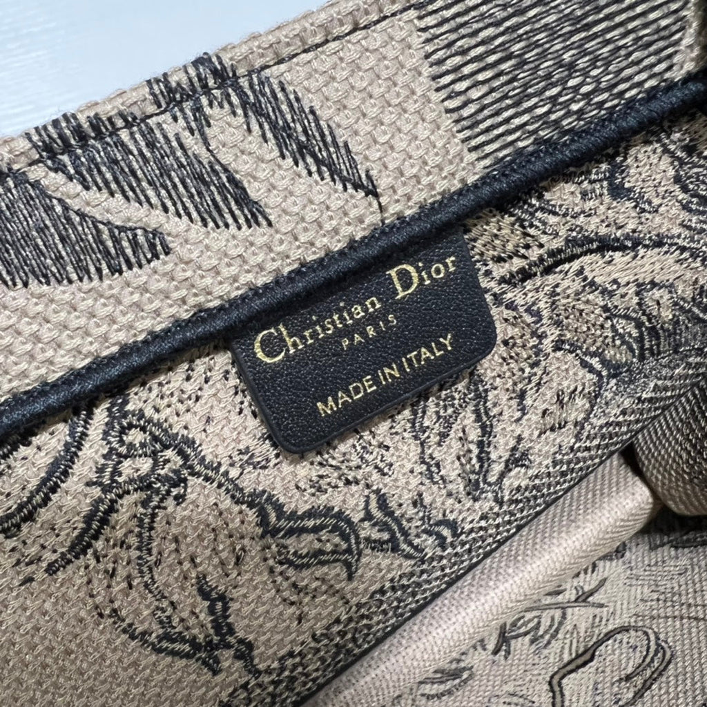 Dior M1296 Medium Book Tote Bag Beige D-Jungle Pop Embroidery