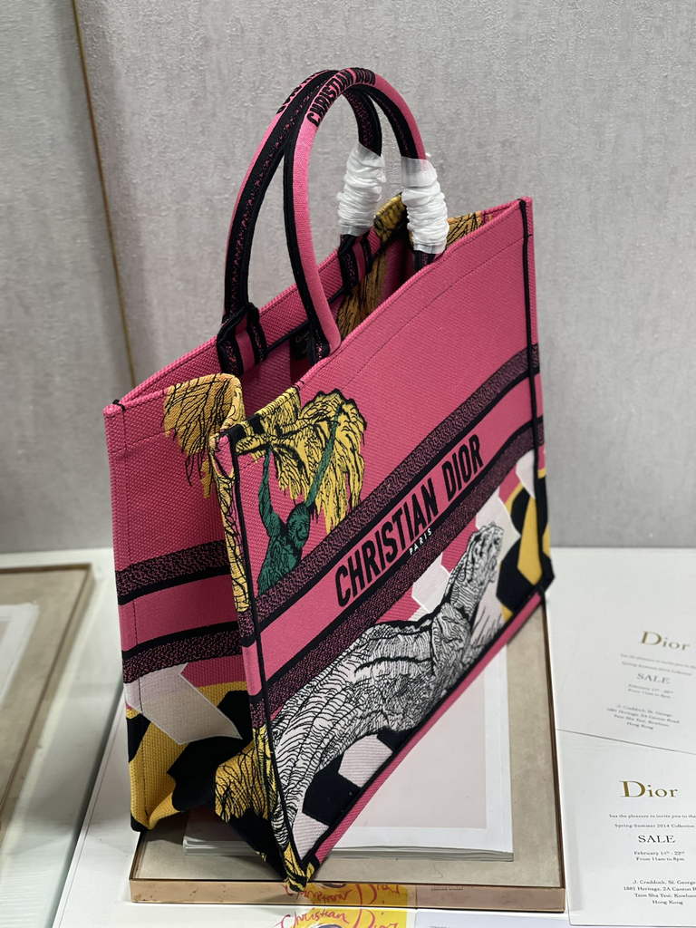 Dior M1296 Medium Book Tote Pink D-Jungle Pop Embroidery