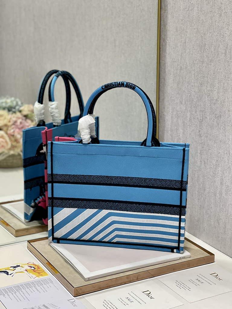 Dior M1296 Medium Book Tote Blue D-Jungle Pop Embroidery