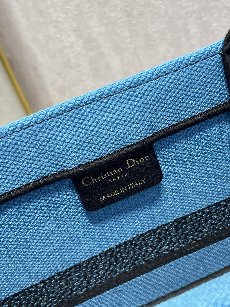 Dior M1296 Medium Book Tote Blue D-Jungle Pop Embroidery