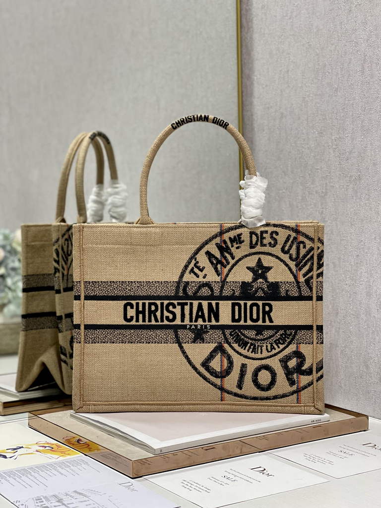 Dior M1296 Medium Book Tote Beige jute fabric Union motif embroidery