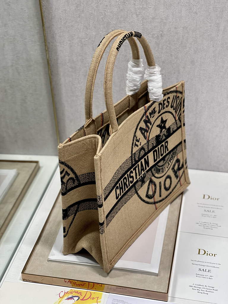Dior M1296 Medium Book Tote Beige jute fabric Union motif embroidery