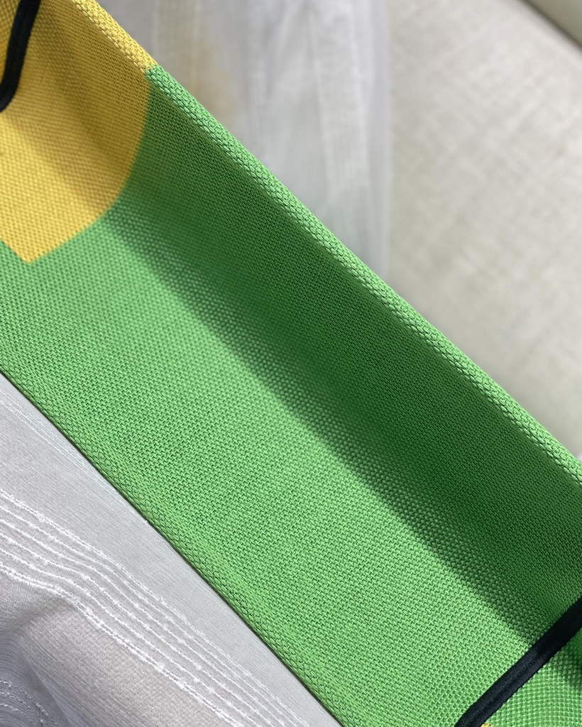 Dior M1296 Medium Book Tote Green D-Jungle Pop Embroidery