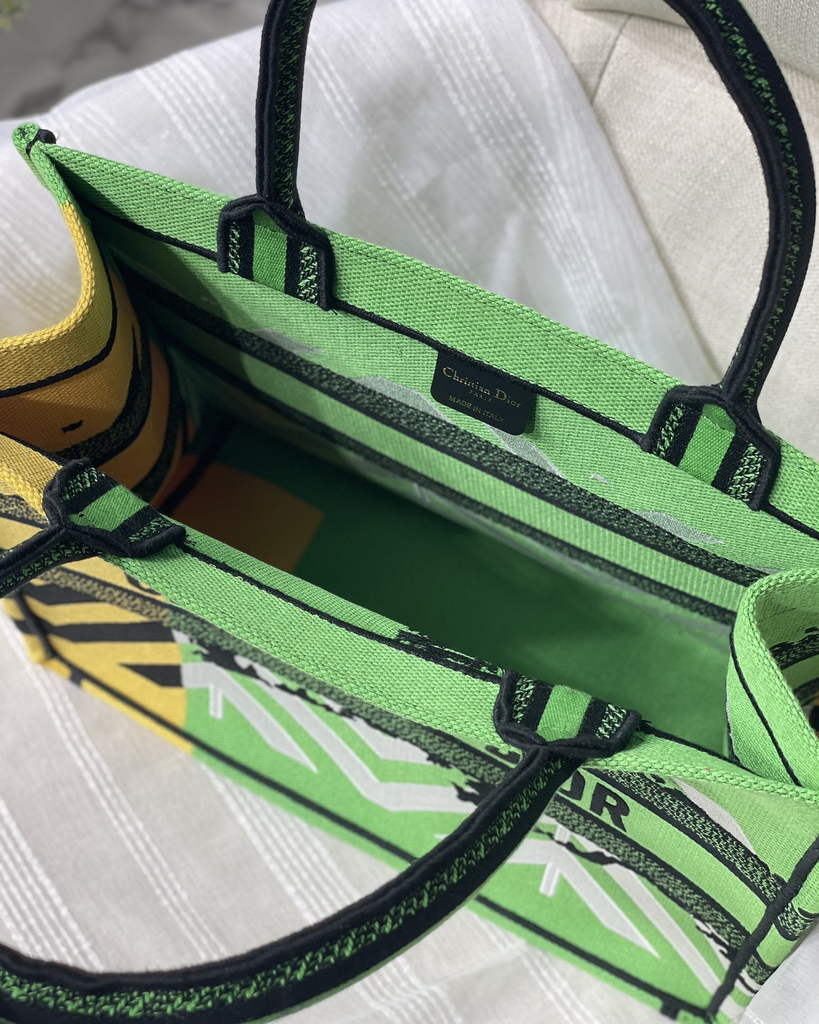 Dior M1296 Medium Book Tote Green D-Jungle Pop Embroidery
