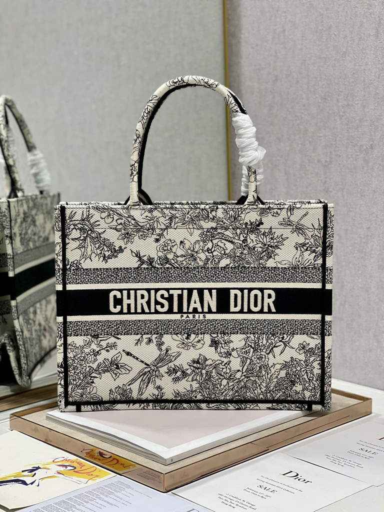Dior M1296 Medium Book Tote dragonfly Multicolor Beige