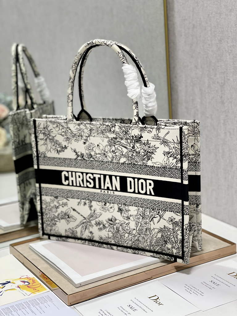 Dior M1296 Medium Book Tote dragonfly Multicolor Beige