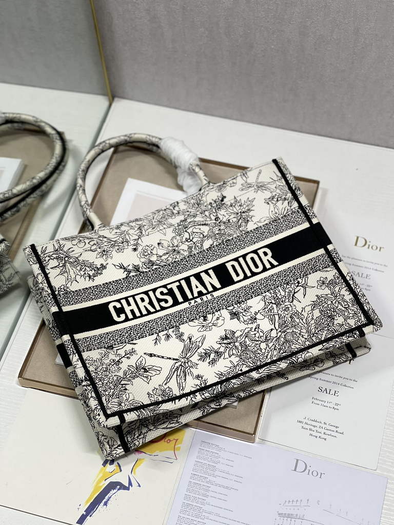 Dior M1296 Medium Book Tote dragonfly Multicolor Beige