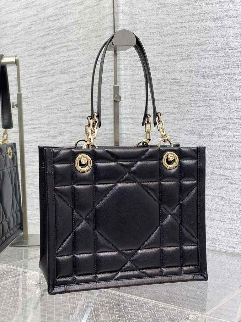 Dior M8721 Medium Essential Tote Bag Black Archicannage Calfskin
