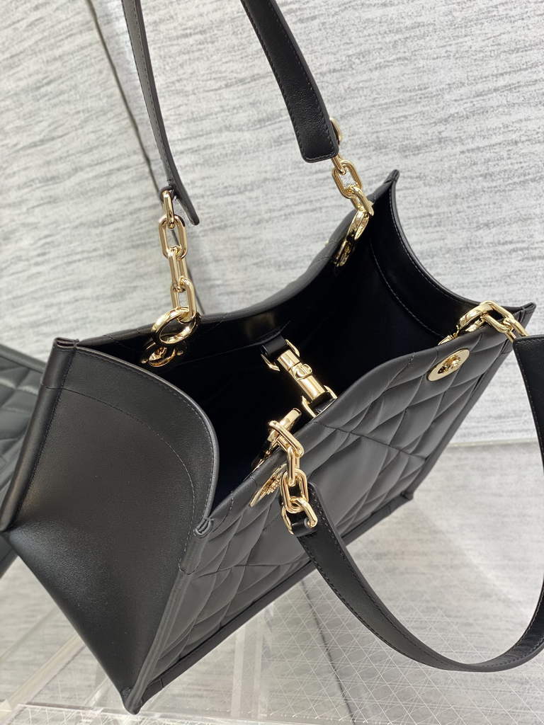 Dior M8721 Medium Essential Tote Bag Black Archicannage Calfskin
