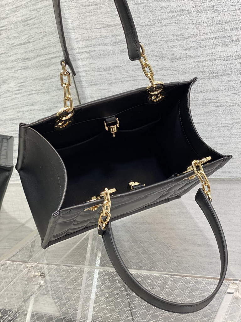Dior M8721 Medium Essential Tote Bag Black Archicannage Calfskin