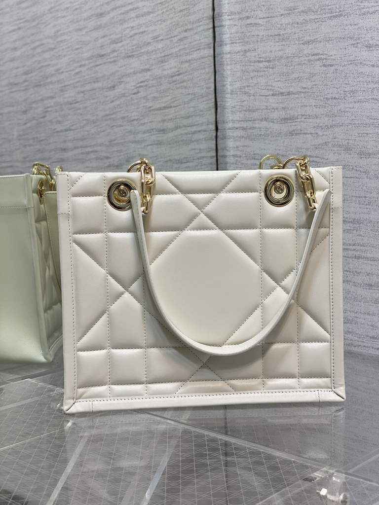 Dior M8721 Medium Essential Tote Bag White Archicannage Calfskin